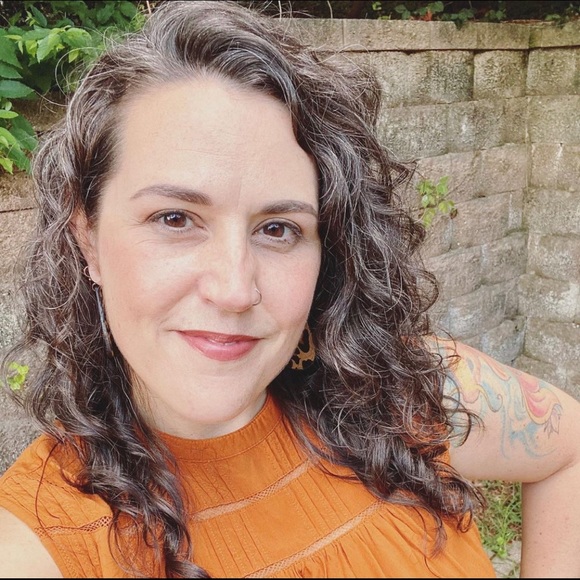 Meet Your Posher, Cassie! - Picture 2 of 2